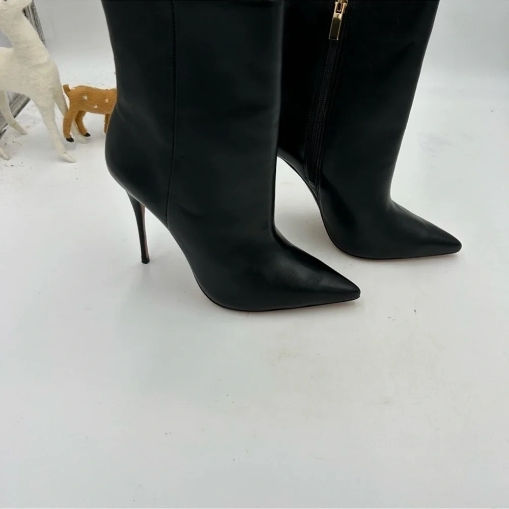 Saks Fifth Avenue women’s saks